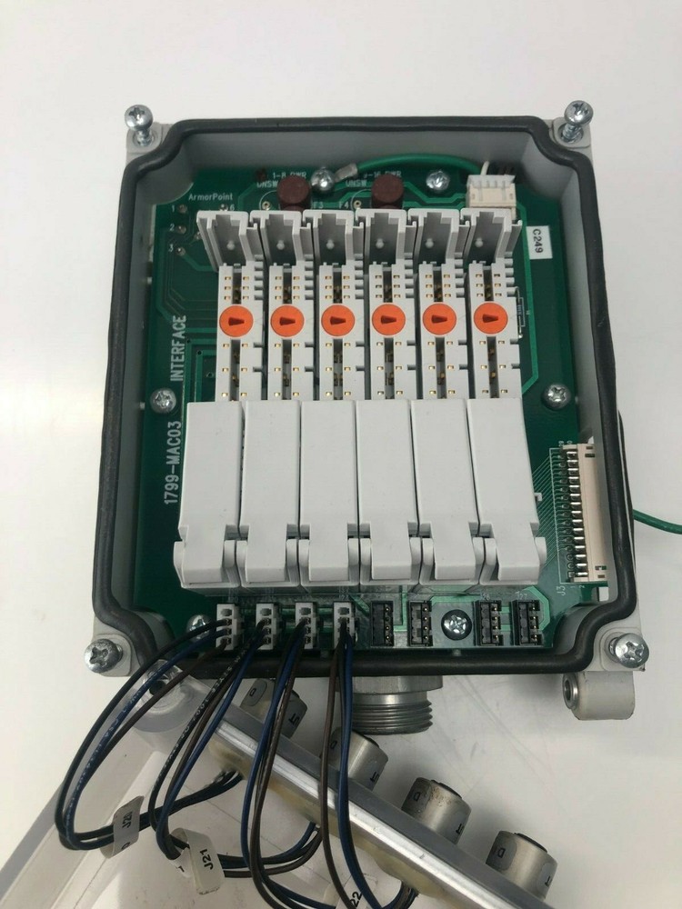 Allen-Bradley 1799-MAC03 Interface