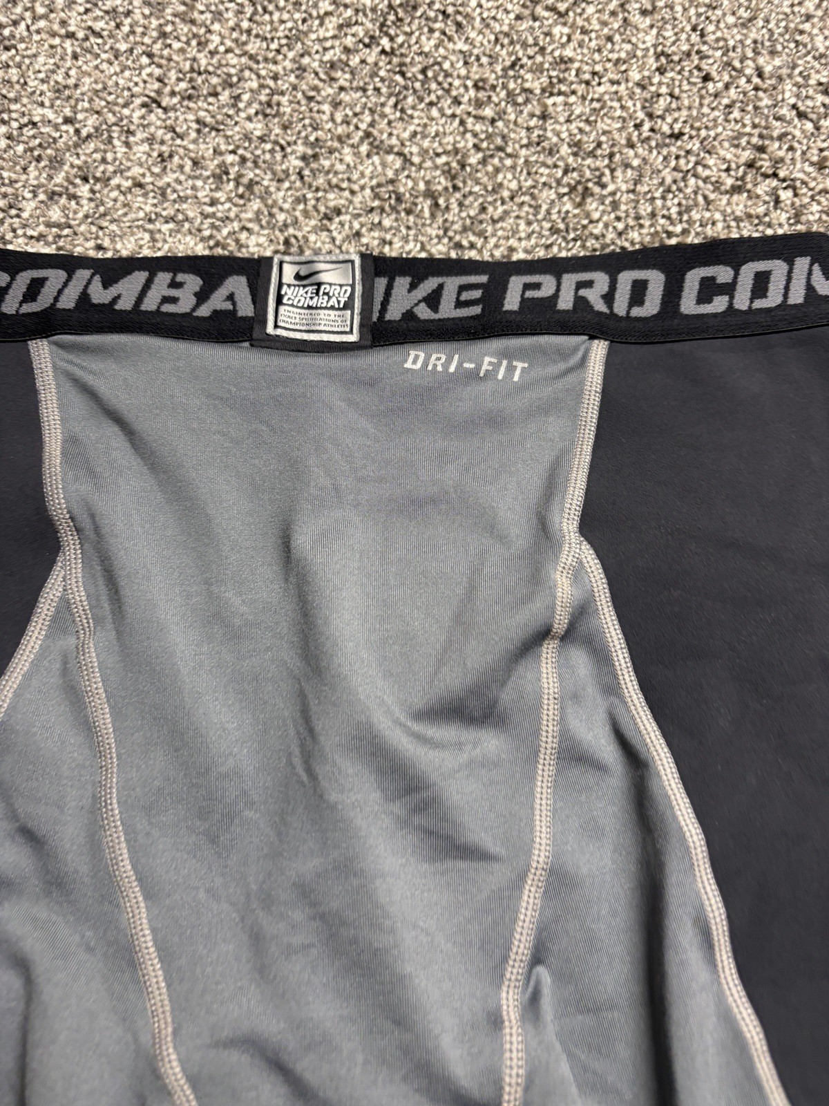 NIKE PRO COMBAT Knee Pads Compression Pants Mens Large 3/4 Sliding