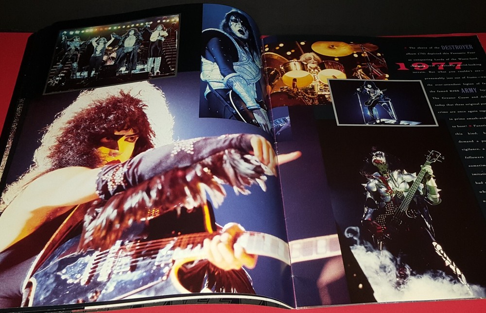 KISS VTG 96/97 ALIVE WORLD TOUR PROGRAM & BUTTON, AWESOME FULL PAGE PIX W/ 30PGS
