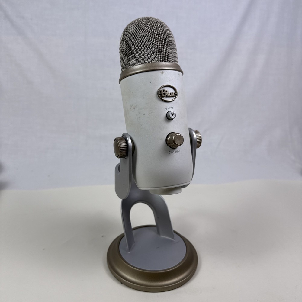 Blue Microphone Yeti USB Desktop Microphone