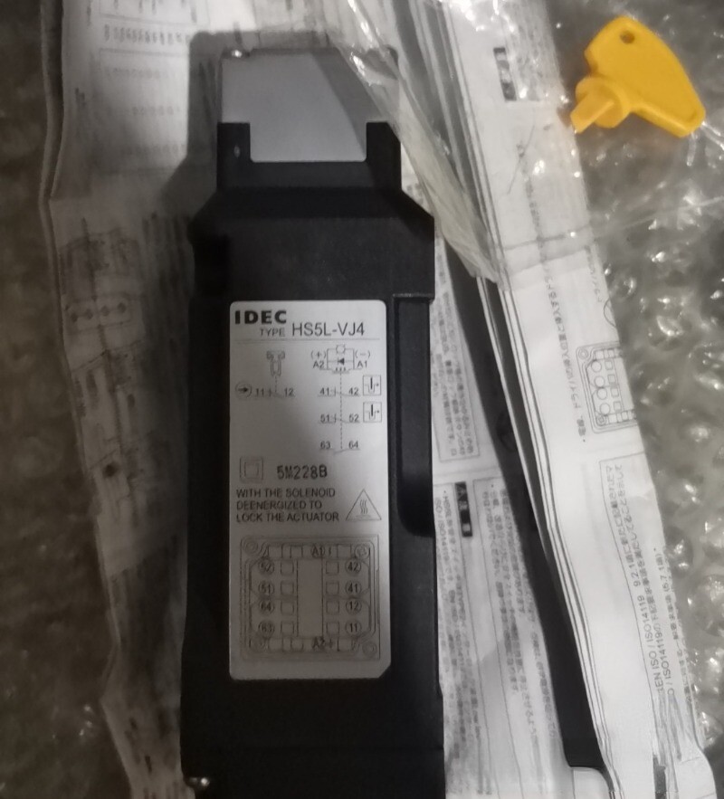 1pc  HS5L-VJ44M-G  IDEC  Safety Switch  New