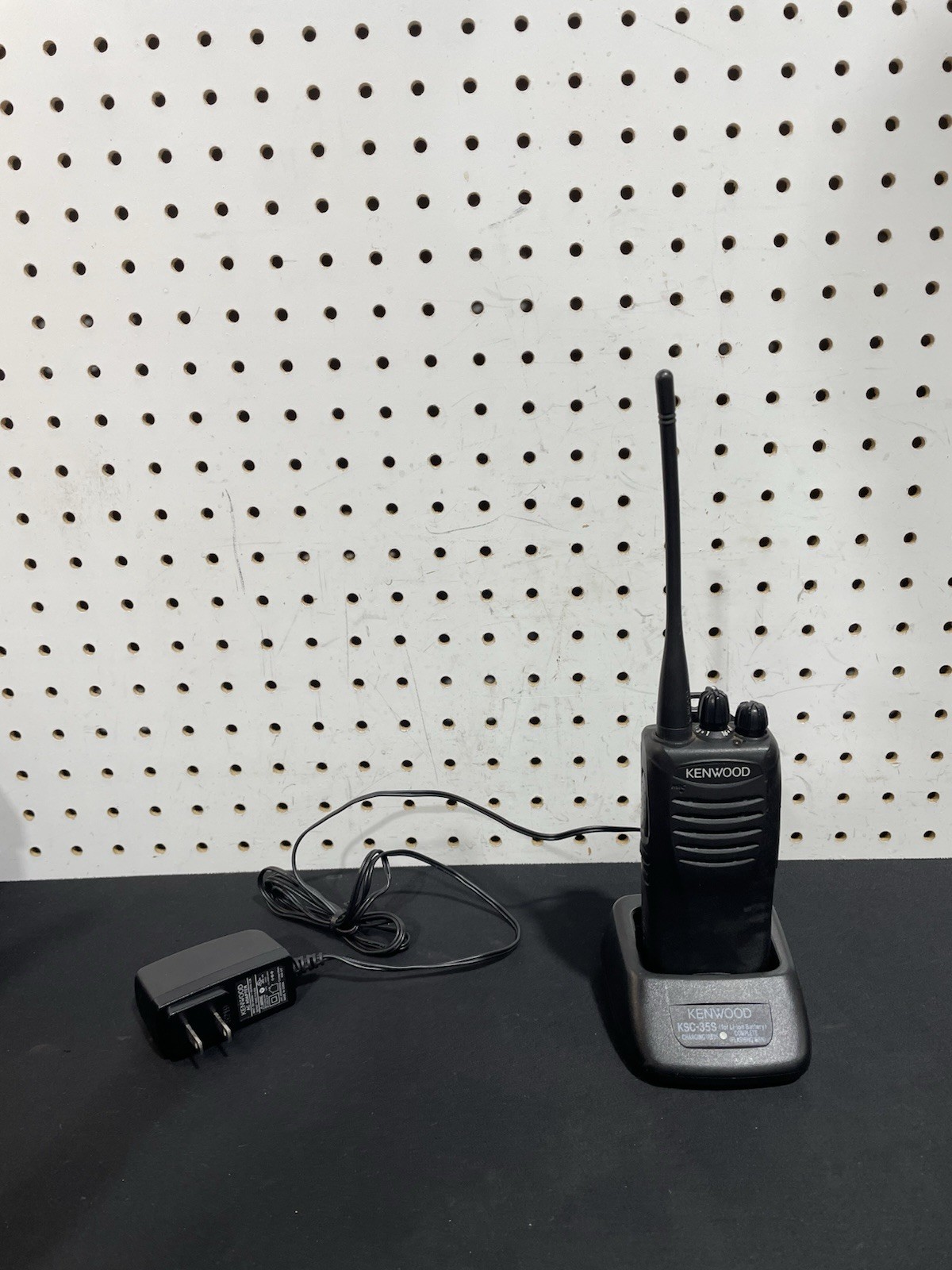 Kenwood ProTalk TK-3400U16P UHF Two-Way Radio w Charger & Antenna Tested