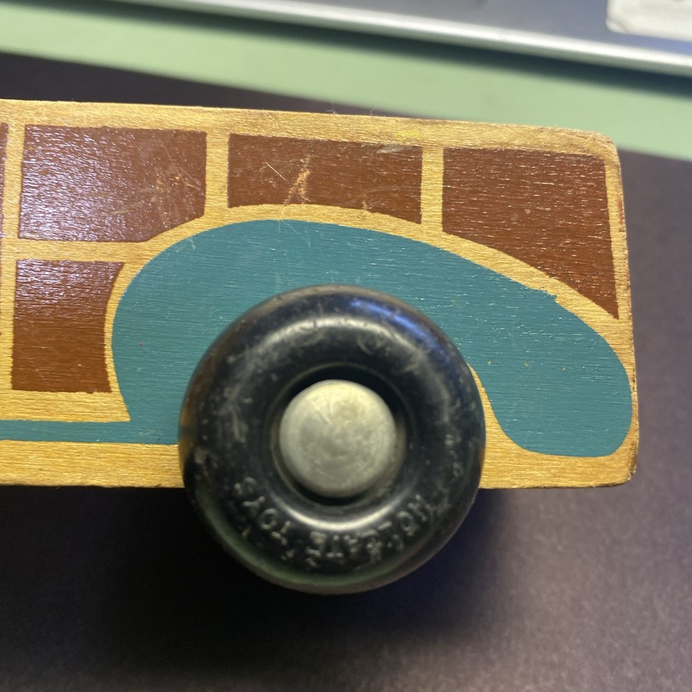 VINTAGE HOLGATE WOOD PULL TOY STATION WAGON