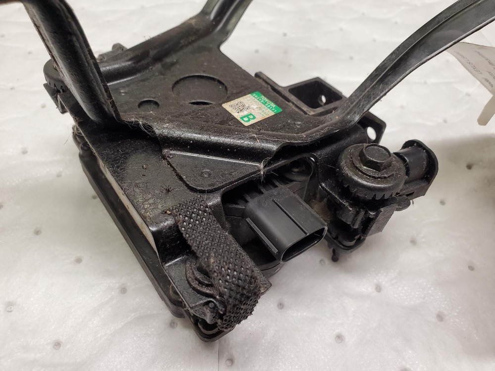 LEXUS LEXUS LS460 Camera/Projector (pre-crash system), radar unit, (mounted be