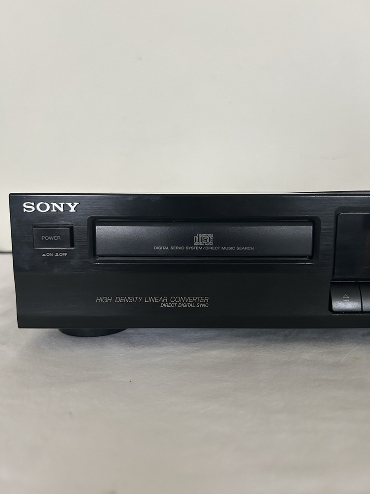 Sony CDP-211 Single Disc CD Compact Disc Player - Tested Working.NO REMOTE