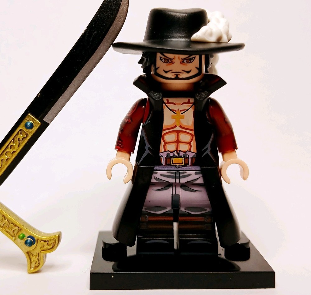 Dracule Mihawk Minifig - One Piece