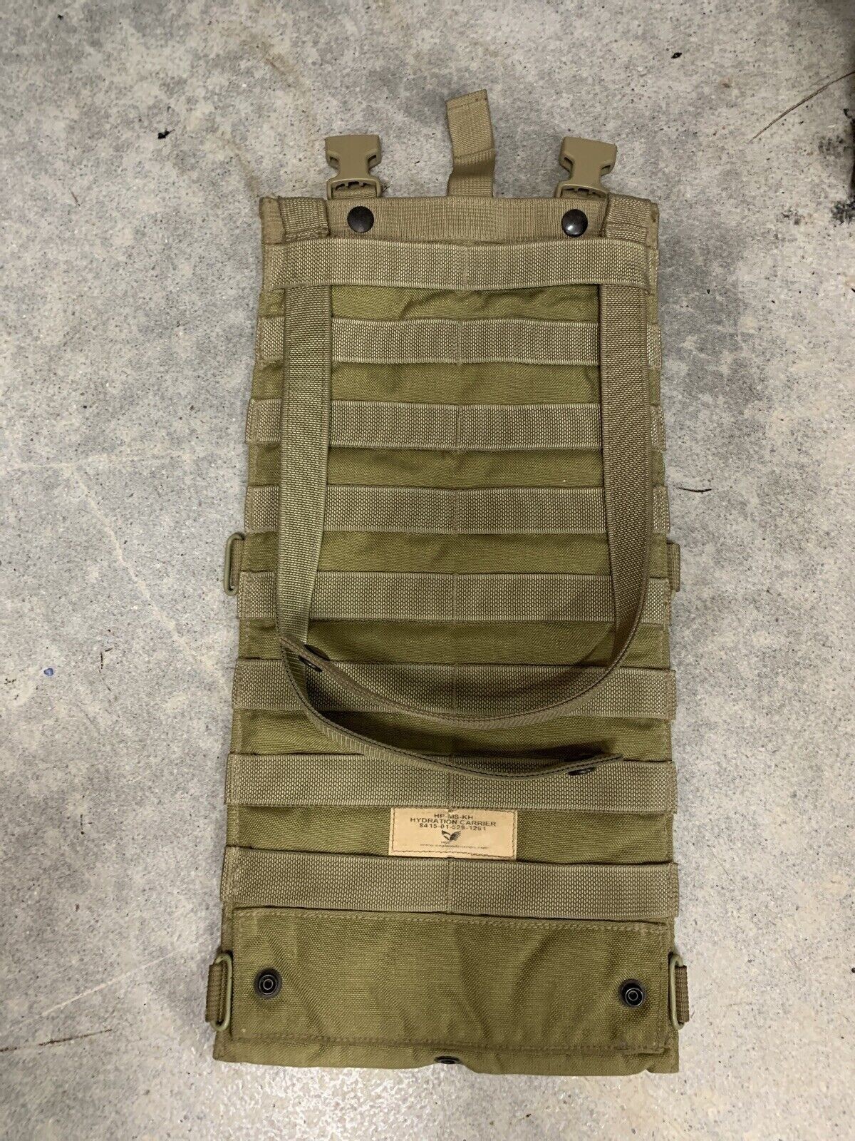 Eagle Industries Hydration Carrier, Insulated 100 oz Pouch Khaki, MOLLE, SFLCS