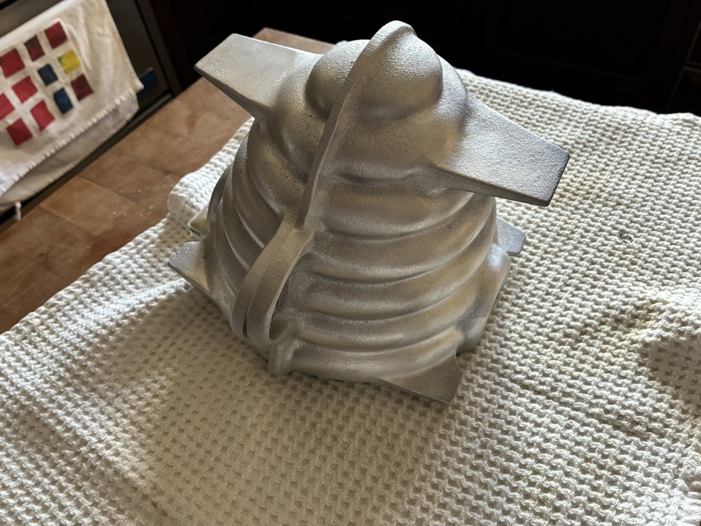 Beehive Heavy Duty Cake Mold