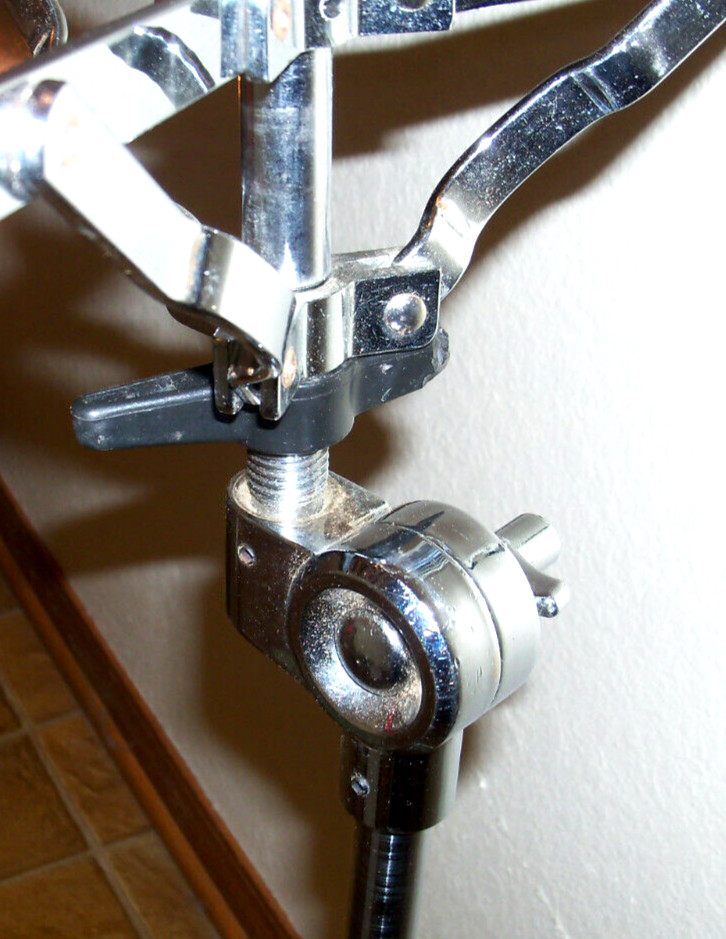 VINTAGE PEARL CHROME DRUM STAND FOLDABLE AND COMPACT