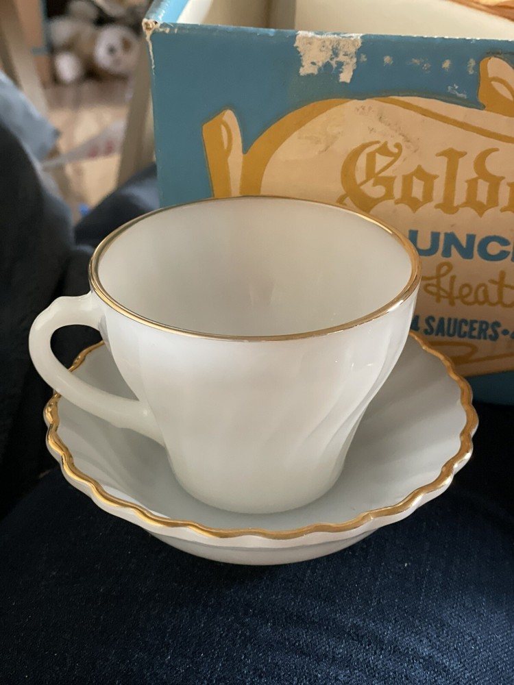 Anchor Hocking Golden Shell Luncheon Set