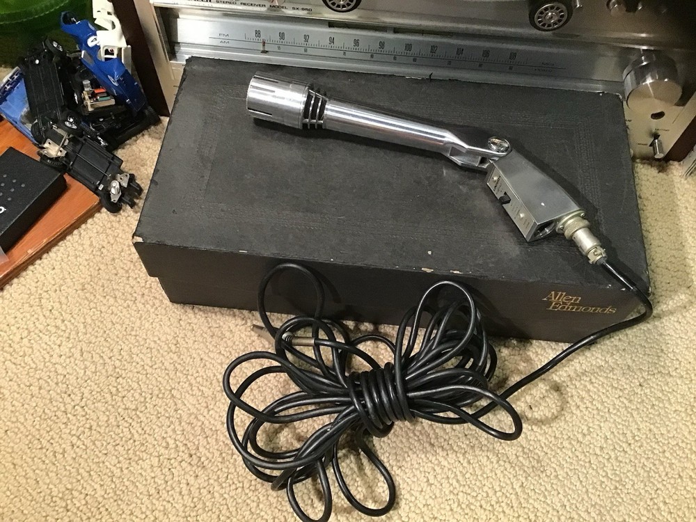 Vintage Dynamic Microphone / Univox Dynamic Microphone Model MDF-604B