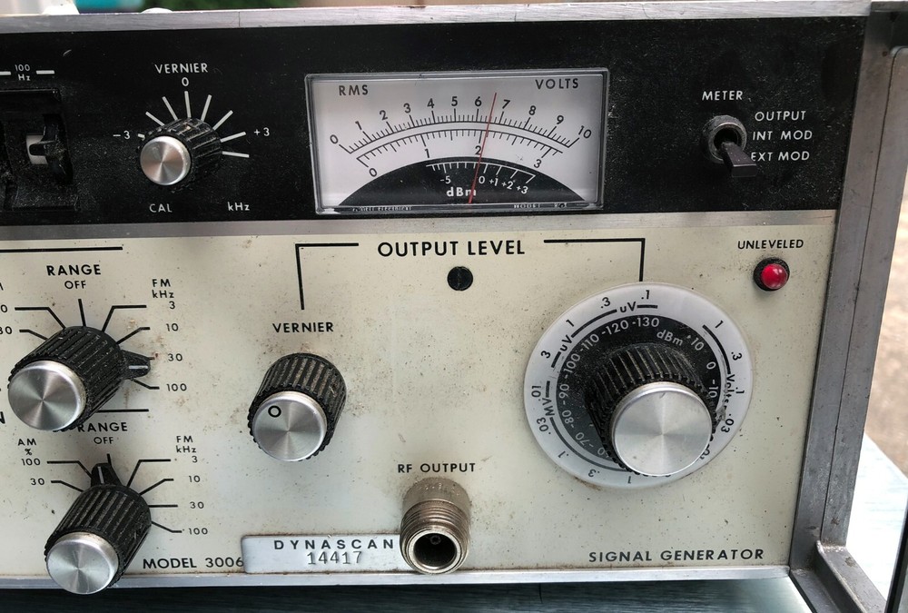 Wavetek 3006 520 MHz Signal Generator