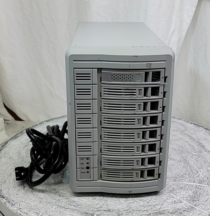 Fusion Desktop 8Bay SAS Expander DX800RAID 8-Drive Storage Array SAS SATA