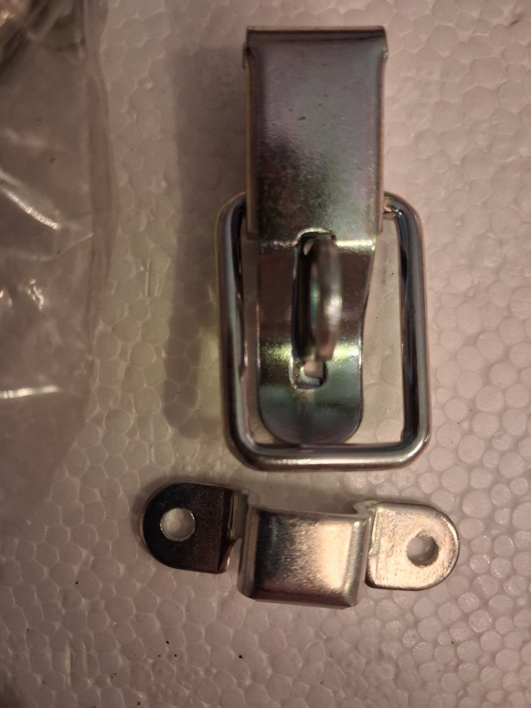 Lockable latch, 25 CCL SECURITY PRODUCTS PULL CATCH St#00107