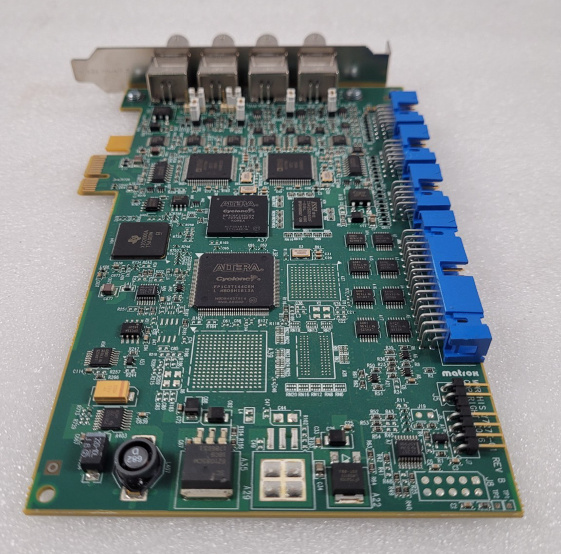 Matrox Y7272-01 REV_A MOR2VDE/84* industrial capture card