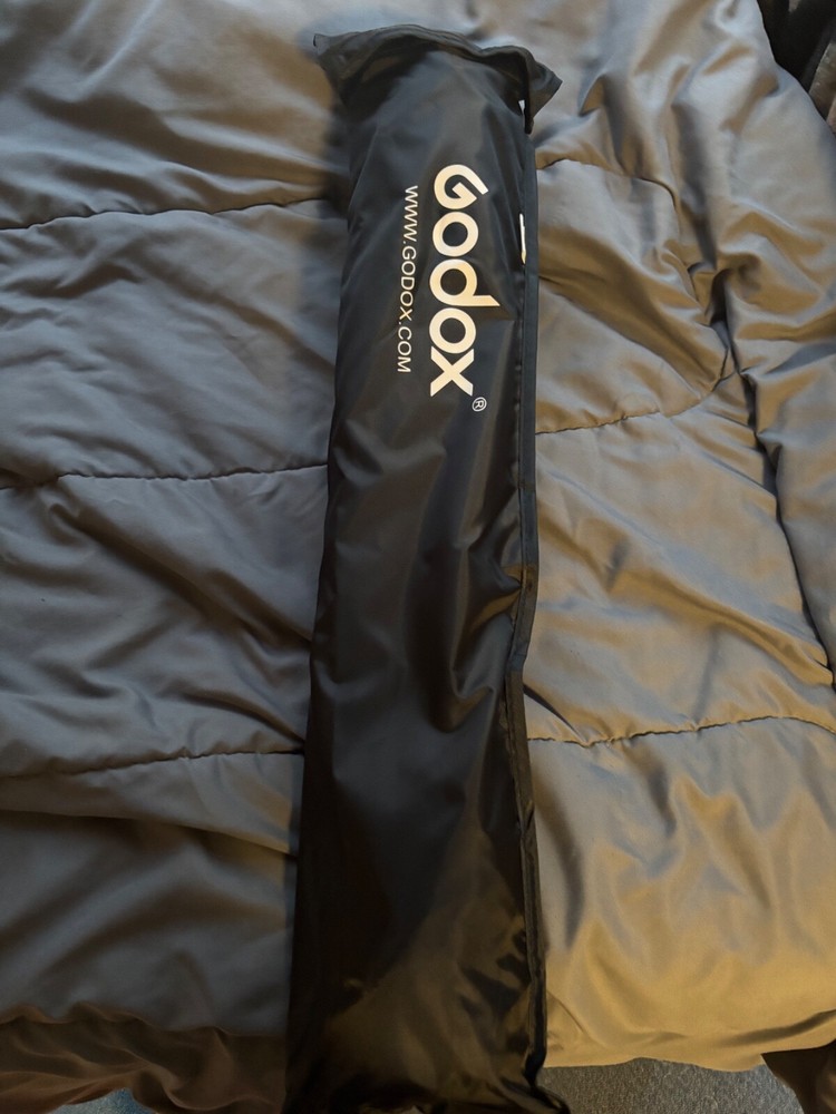 Godox S2 Speedlite Bracket with Softbox, Grid & Carrying Bag Kit (23.6 x 23.6")