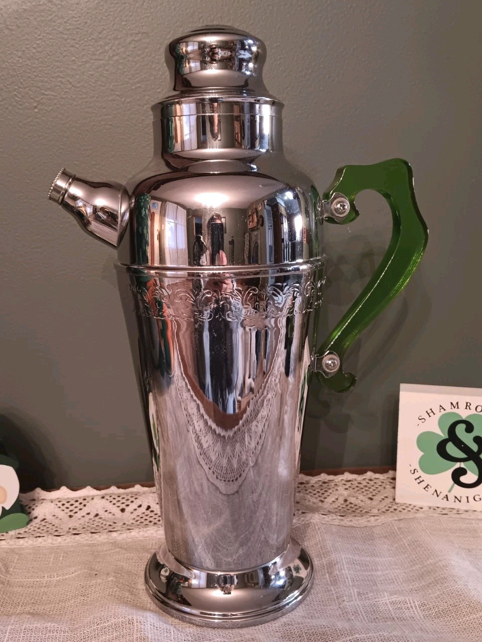 Vintage Art Deco Chrome Cocktail Shaker With Rare Avocado Green Bakelight Handle