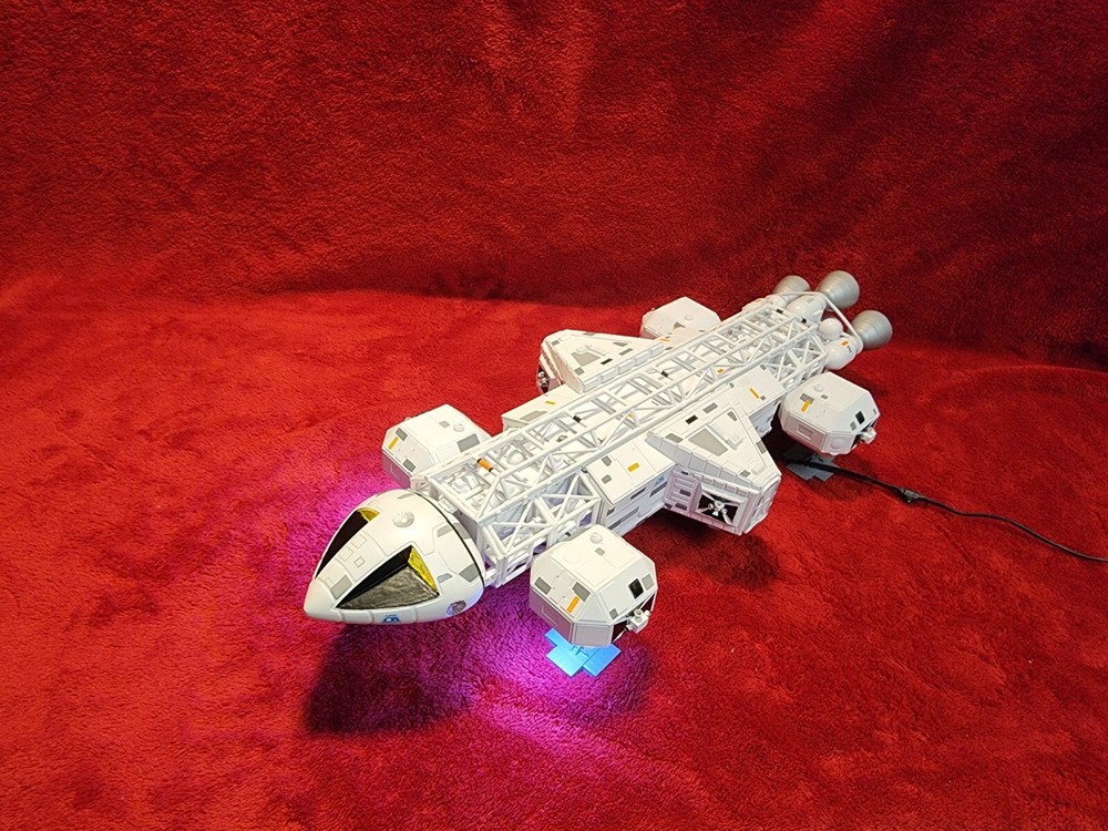 Space: 1999 Eagle 2 Lit Model With Complete Lab Interior, SOUND EFFECTS!!!!!!!!
