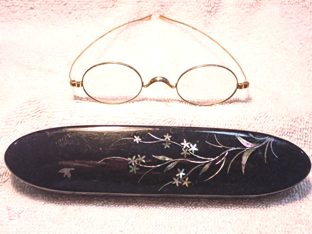 12K SOLID GOLD 1880'S OVAL READING  GLASSES IN AN ABALONE SHELL INLAY CASE!