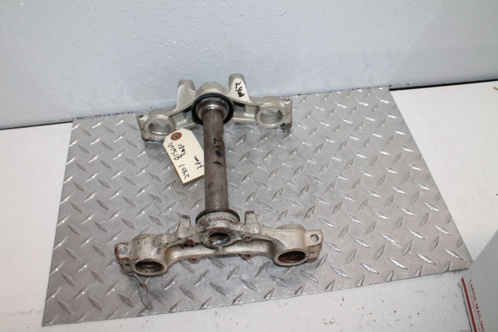 1981 SUZUKI RM80 TRIPLE TREE FORK CLAMP STEERING STEM