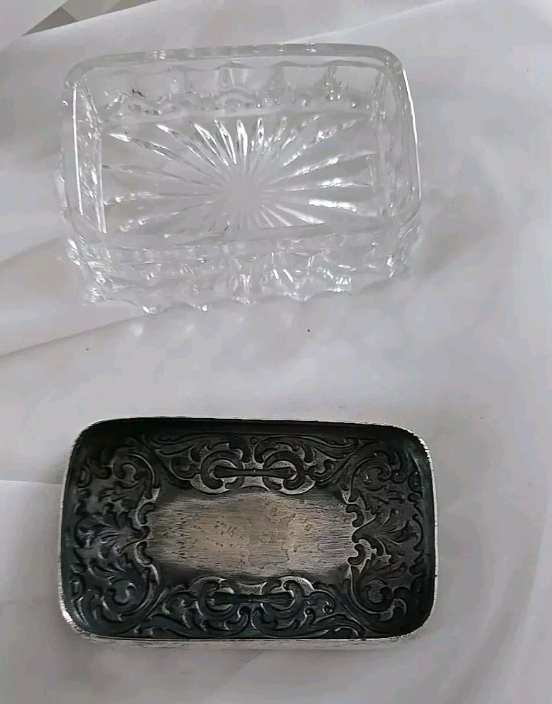 ANTIQUE GERMAN SILVER REPOUSSE LIDDED DRESSING TABLE PRESSED GLASS BOX