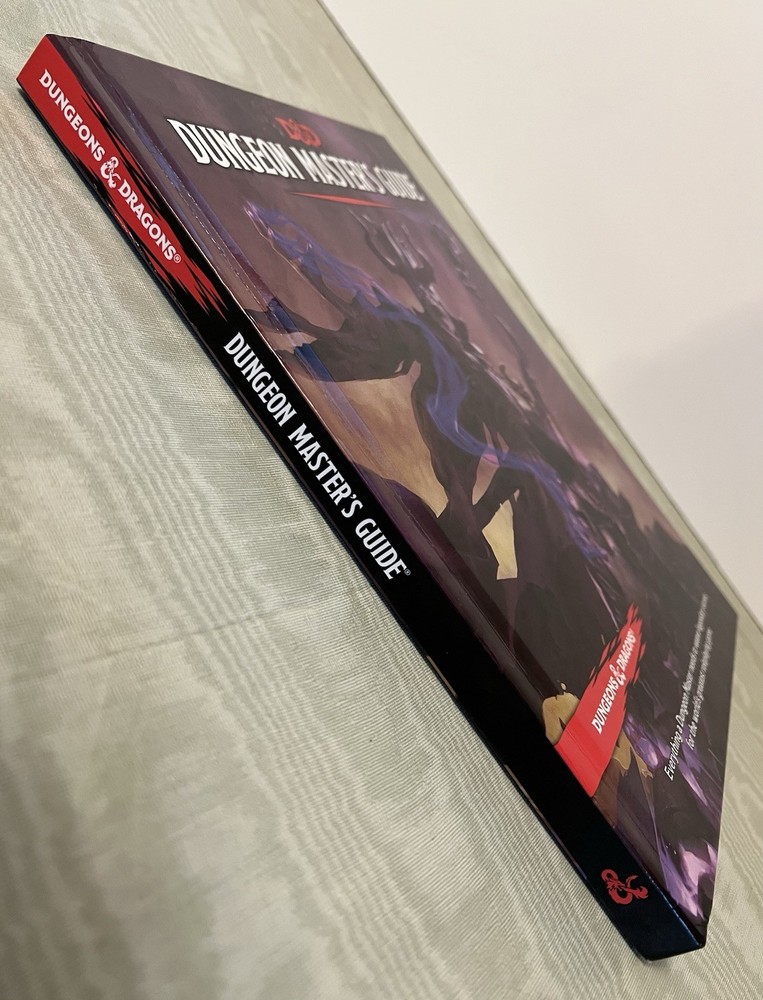 DUNGEON MASTER'S GUIDE 2014 Dungeons & Dragons 5e D&D 5th Edition Core Rulebook