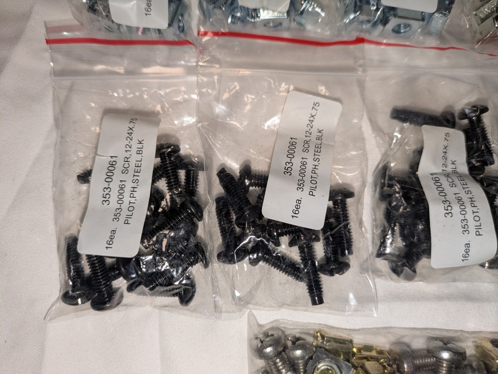 NetApp Rack Mount Hardware Screw & Cage Nut Lot