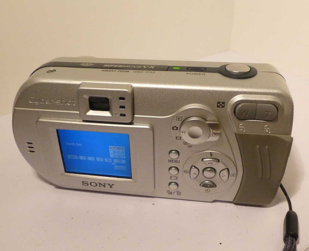 SONY DSC-P52 Digital Camera , 3.2 meg , FULLY WORKING (010)