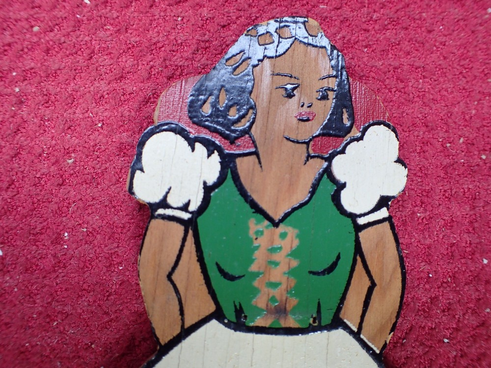 Snow White Wooden Sewing Thread Spool Holder