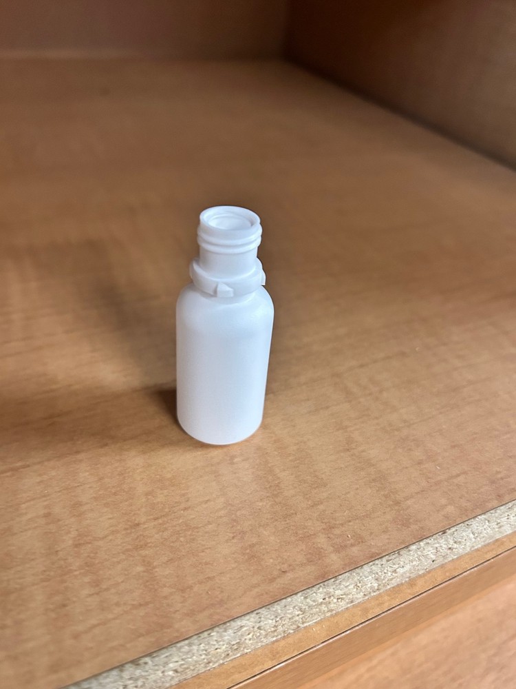 100 Count- 15ml White Plastic Bottles. Arcoiris Brand.