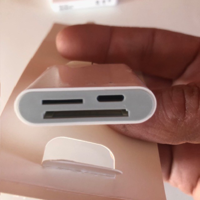 Lightning to SD/TF Camera Multi Function Adapter S-309