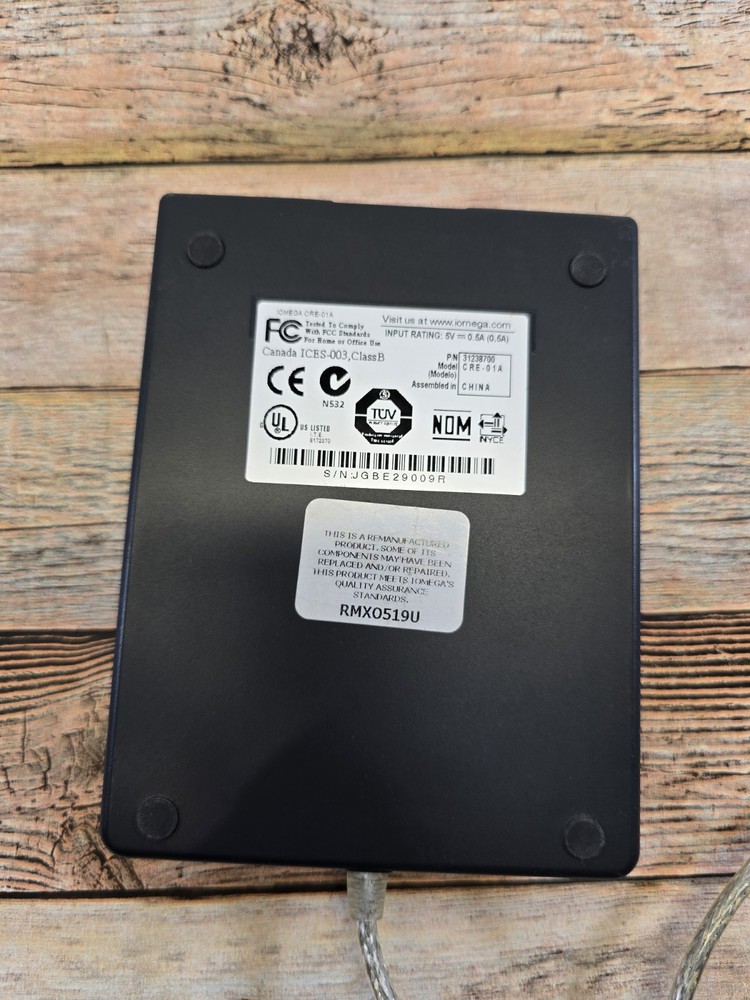 IOMEGA CRE-01A Floppy Plus 7-in-1 Card Reader