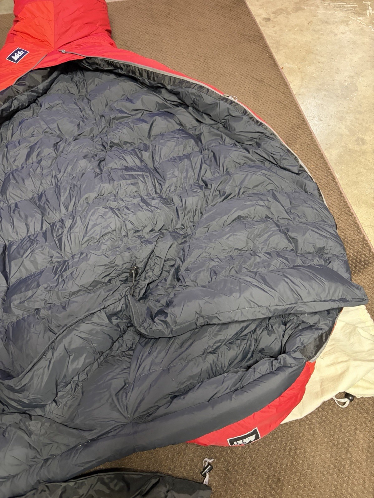 Women’s REI Radiant +10 Down Sleeping Bag Pre-owned Free Shipping