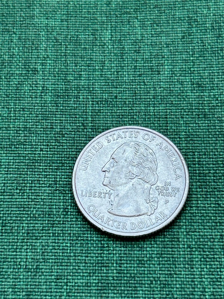 2006 P Colorado State Quarter Mint error.on reverse extra boulder on mountaintop