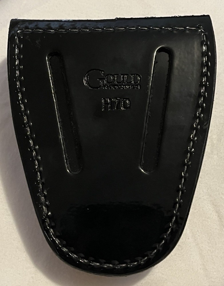 Gould & Goodrich H70 handcuff case black leather triangular snap button closure