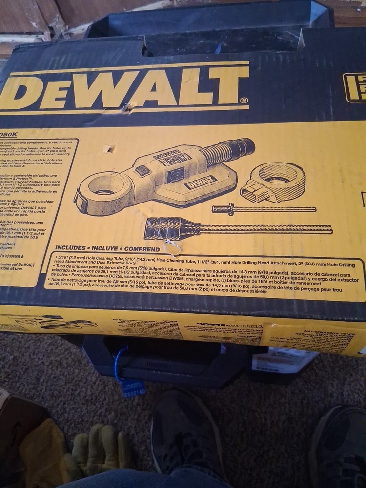 DeWalt DWH050 Hammer Drilling Dust Extraction System - With Carring Case