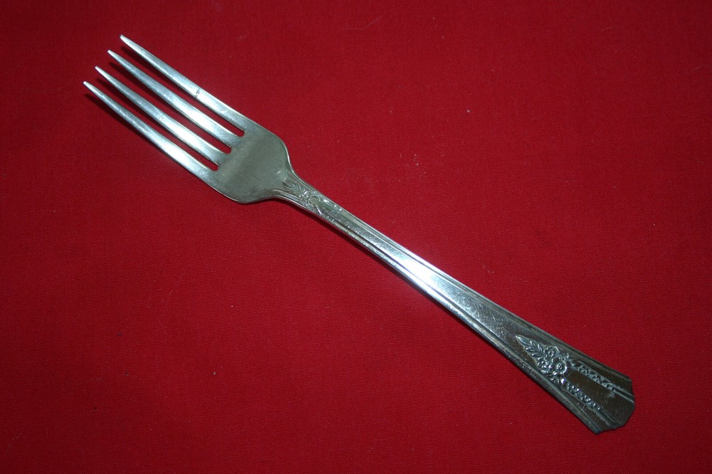 Oneida Silver Genesee Silver Plate Dinner Fork Pattern 1940  7-1/2"