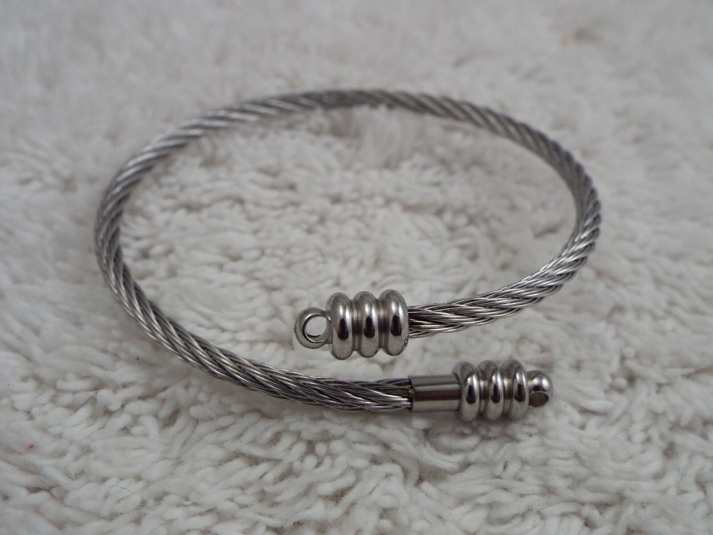 Silvertone Wire Coil Cuff Bracelet (A50)