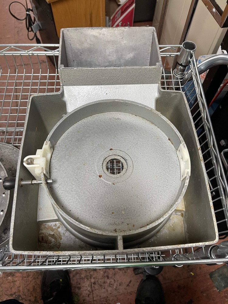 Robot Coupe CL400 Continuous Feed Attachment with 2 Blades.