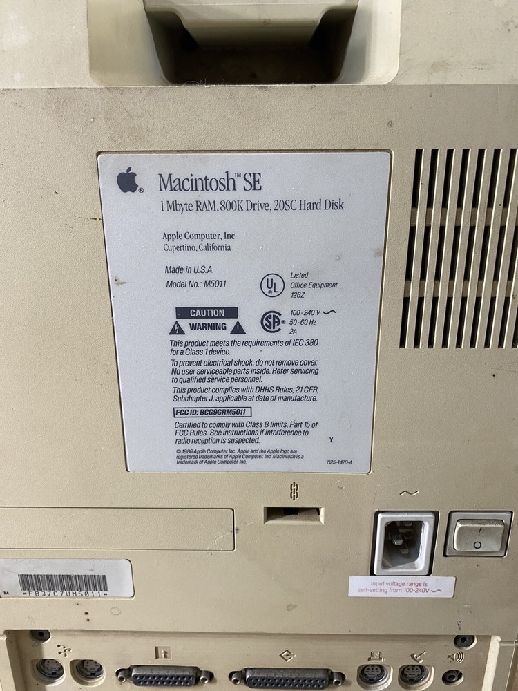 Apple Macintosh SE 1 MBYTE RAM 800K Drive 20SC Hard Disk Model:M5011
