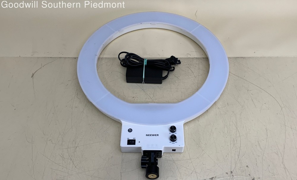Neewer 19" Ring Light - No Stand - Tested