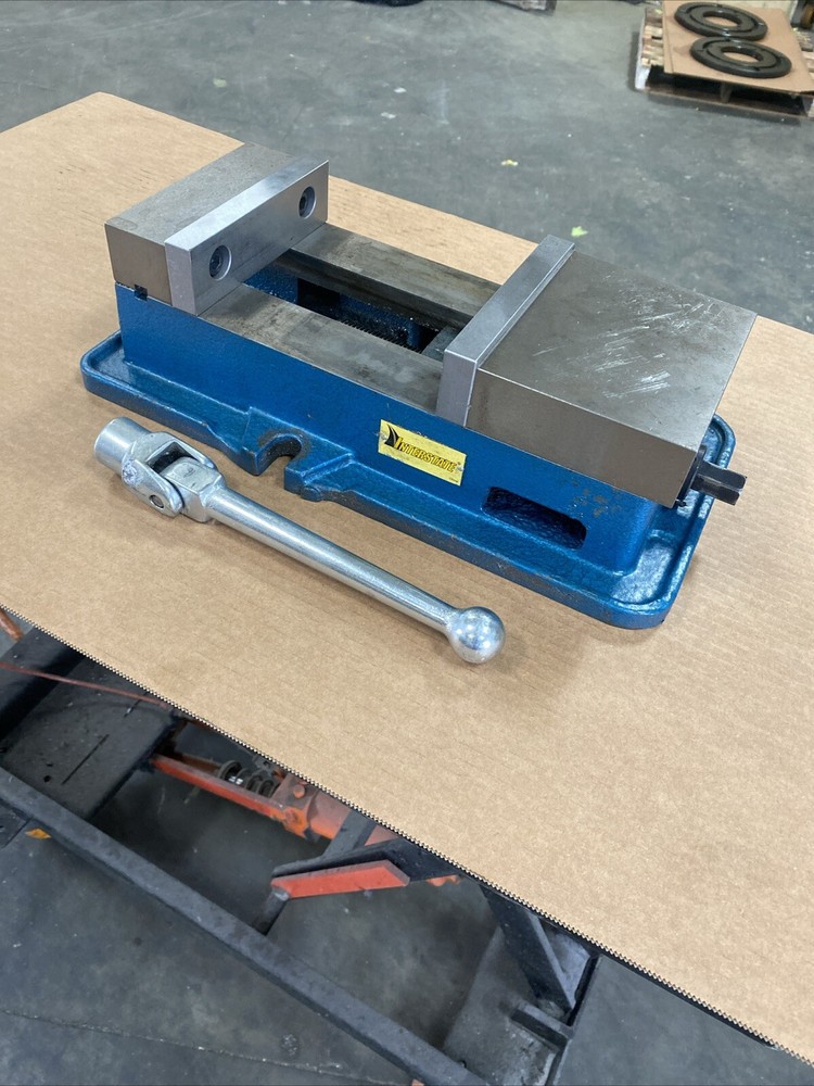 INTERSTATE 6” Machine Vise With Jaws & Handle