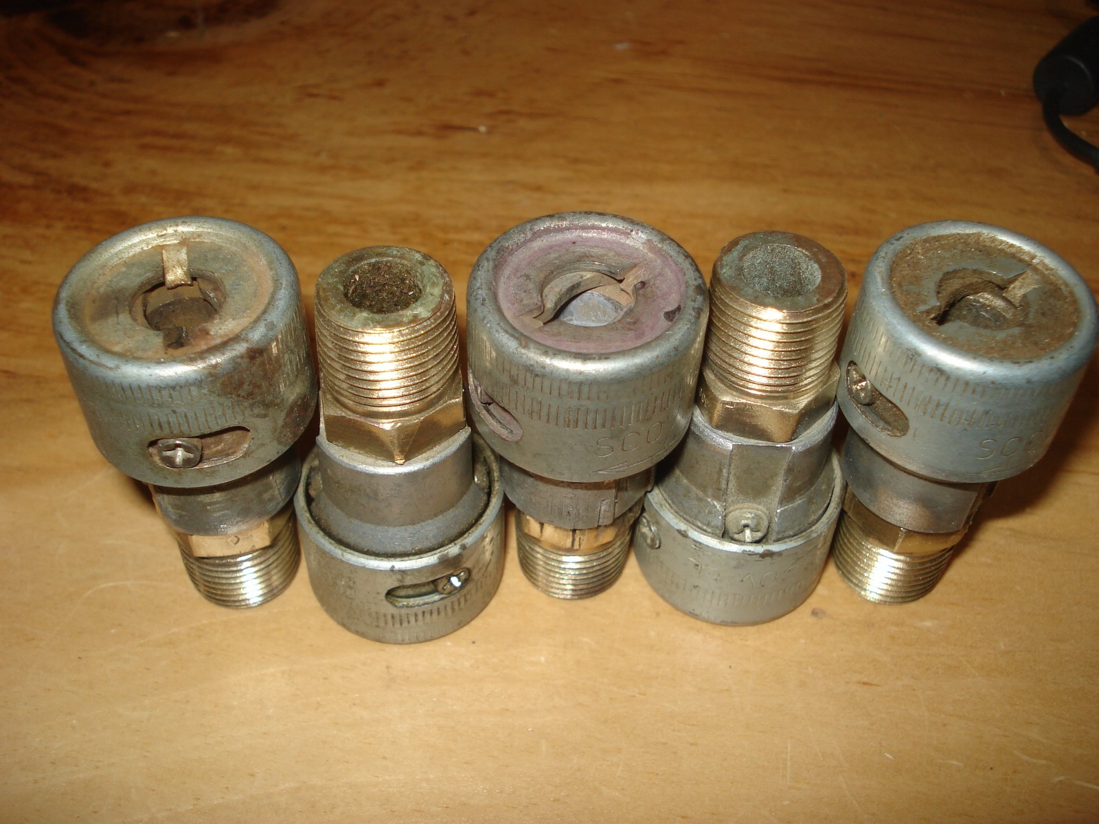 Lot of 5 Scovill Female twist lock push to connect quick air coupler 3/8 NPT