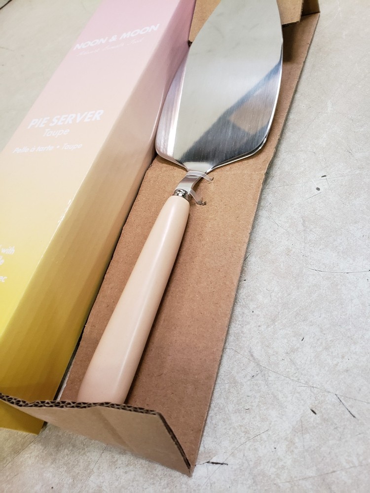 Noon & Moon Pie Server, Taupe