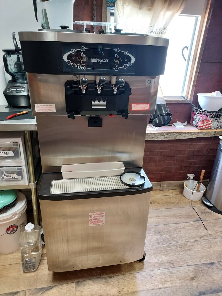 Soft Serve Ice Cream Machine