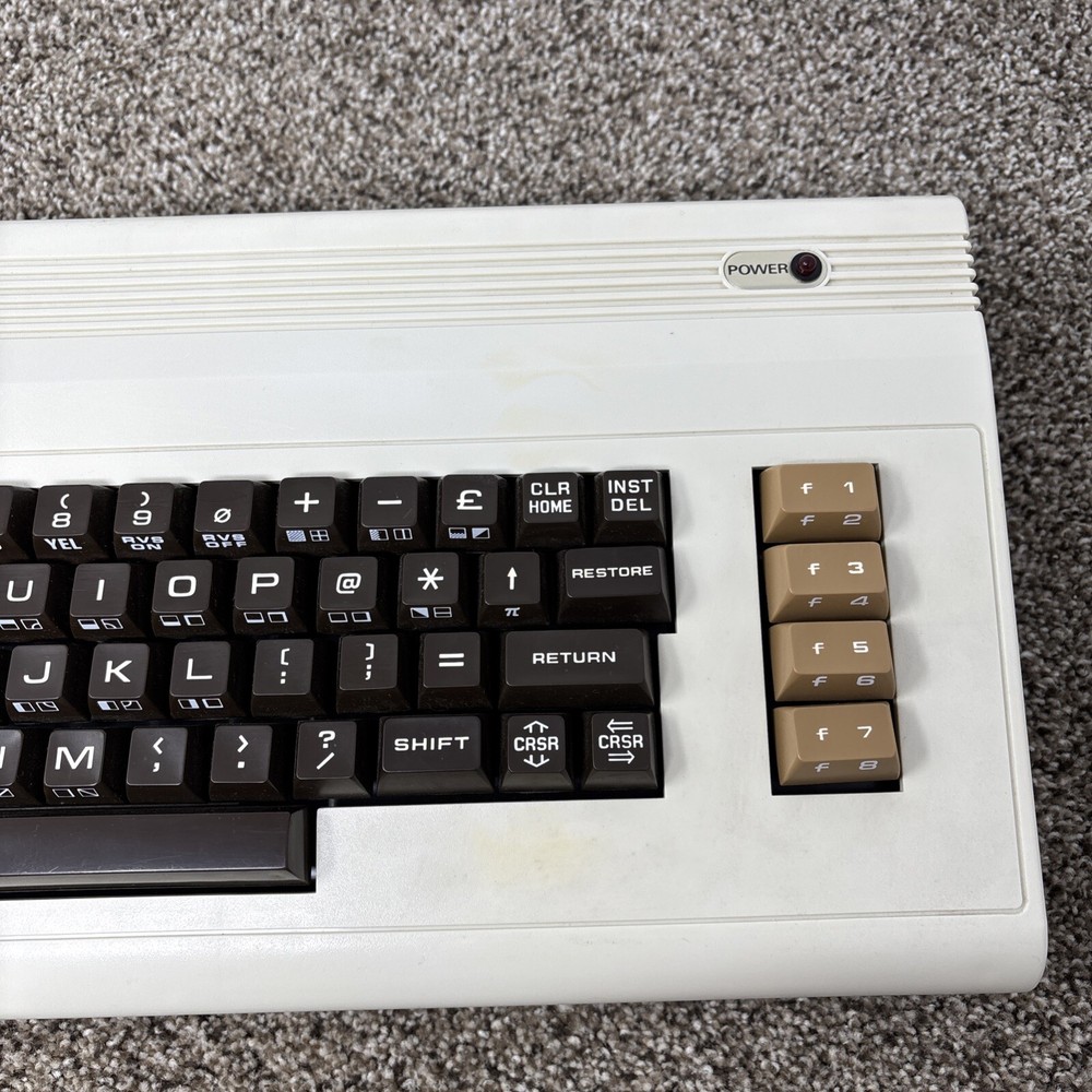 Commodore Vic-20 Computer - w/ PET Keys - Works Great No Cables