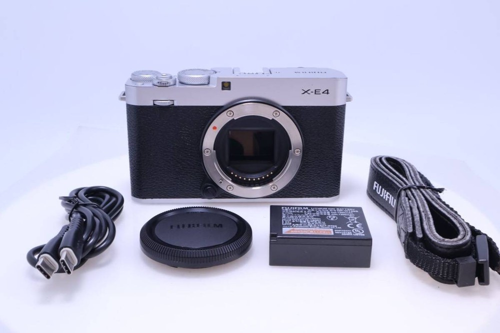 FUJIFILM X-E4 Body Silver 400585
