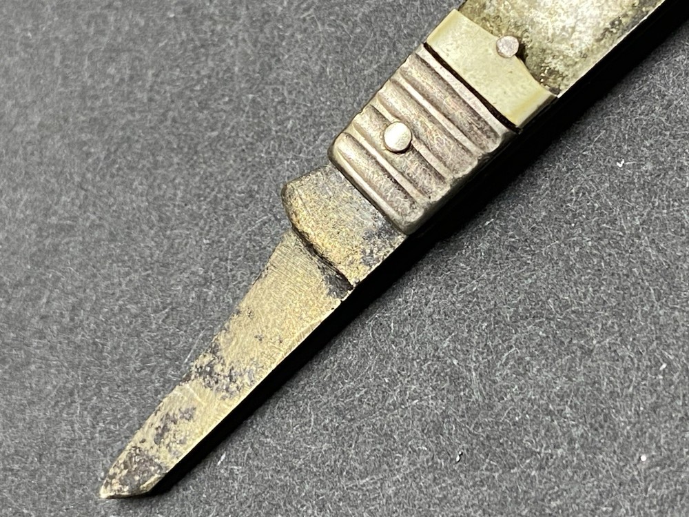 Mid Century Unbranded Pocket Knife Single Blade