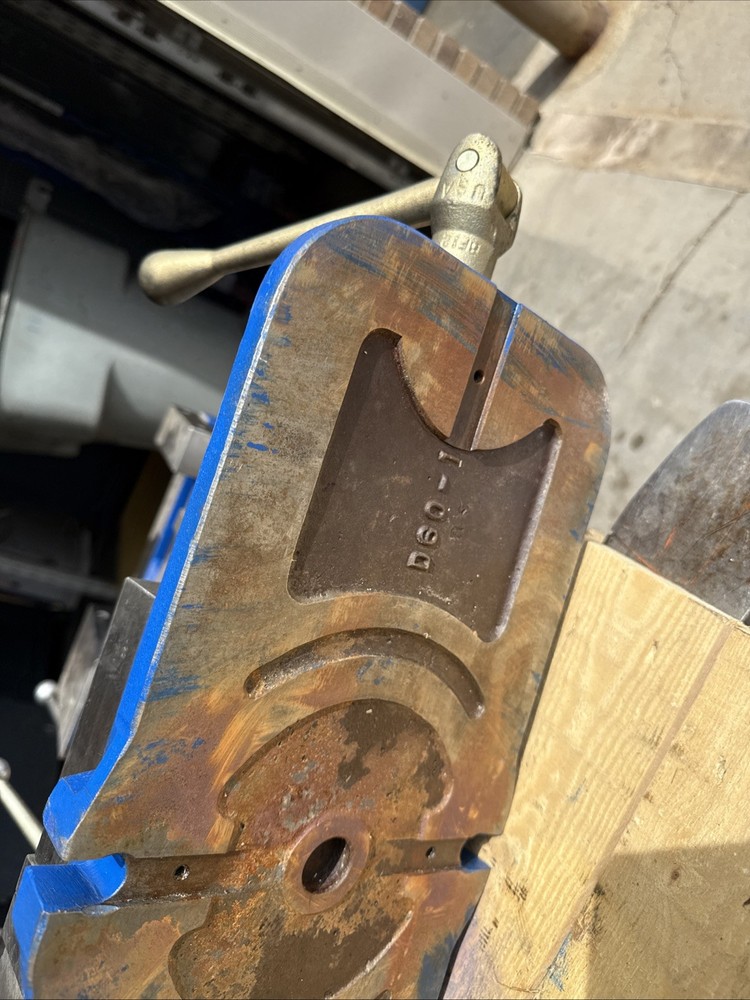 Kurt 6” Precision Machine Vise Model D60 (av12