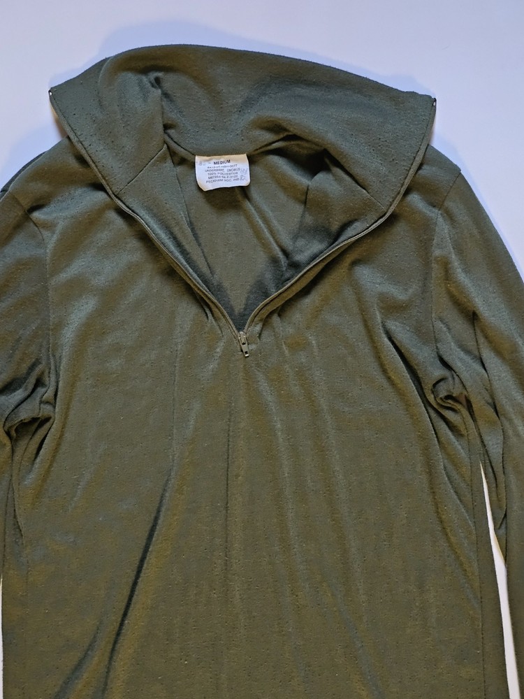 US GI LWCWUS Lightweight Cold Weather Undershirt 100% Polyester Medium